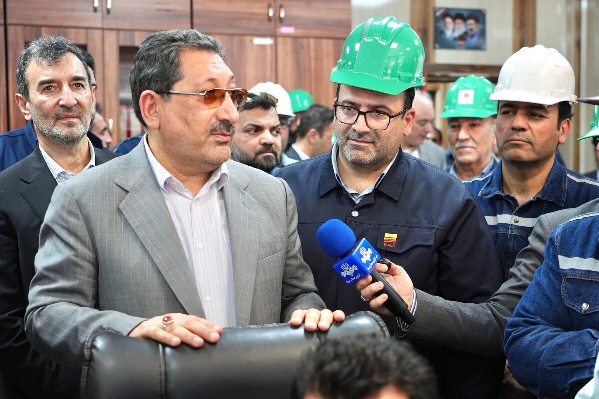 فولاد خوزستان یک ثروت ملی است؛ باید از این سرمایه ارزشمند صیانت و حمایت کنیم