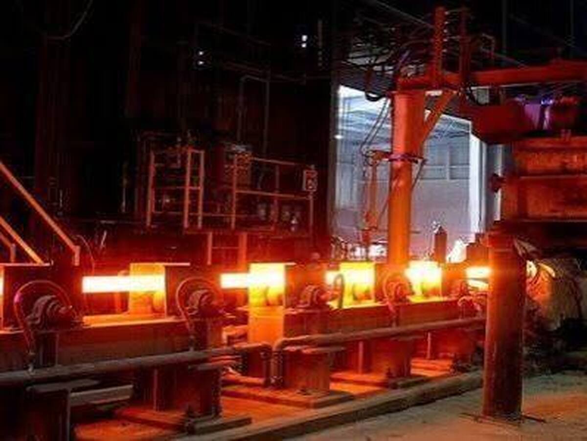 اعتراض رئیس انجمن تولیدکنندگان فولاد ایران به تداوم کاهش سهمیه برق فولادسازان