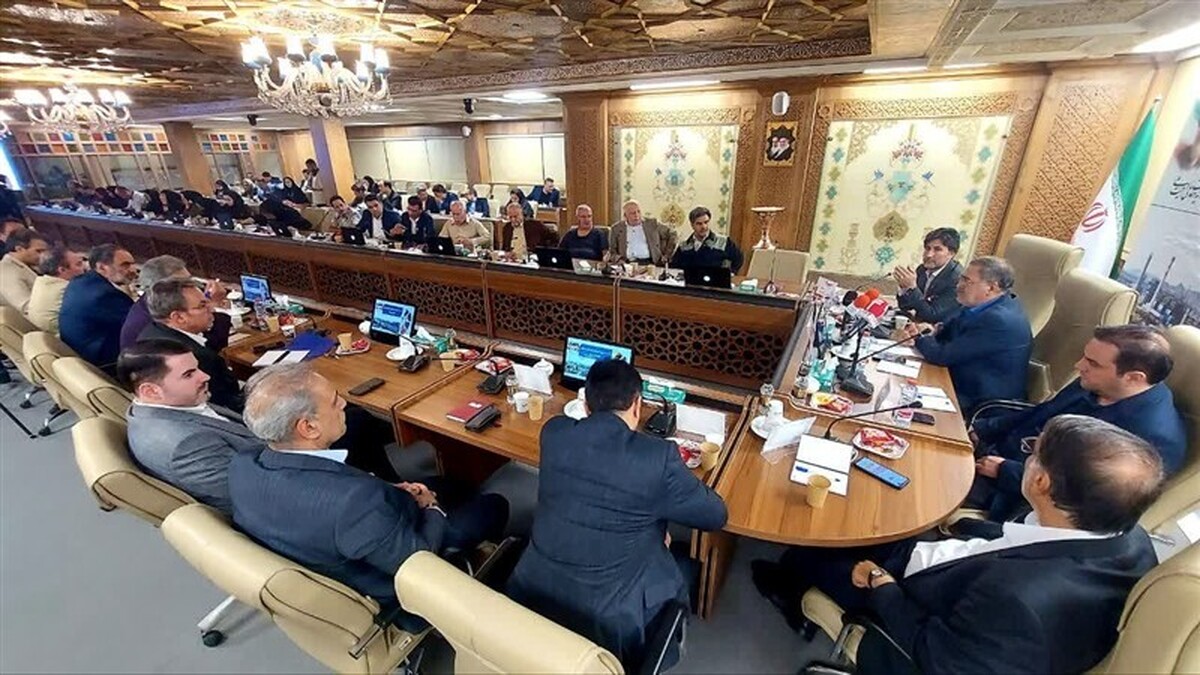 ذوب آهن اصفهان با تکیه بر توان داخلی و محصولات ارزش‌آفرین از چالش‌ها عبور می‌کند